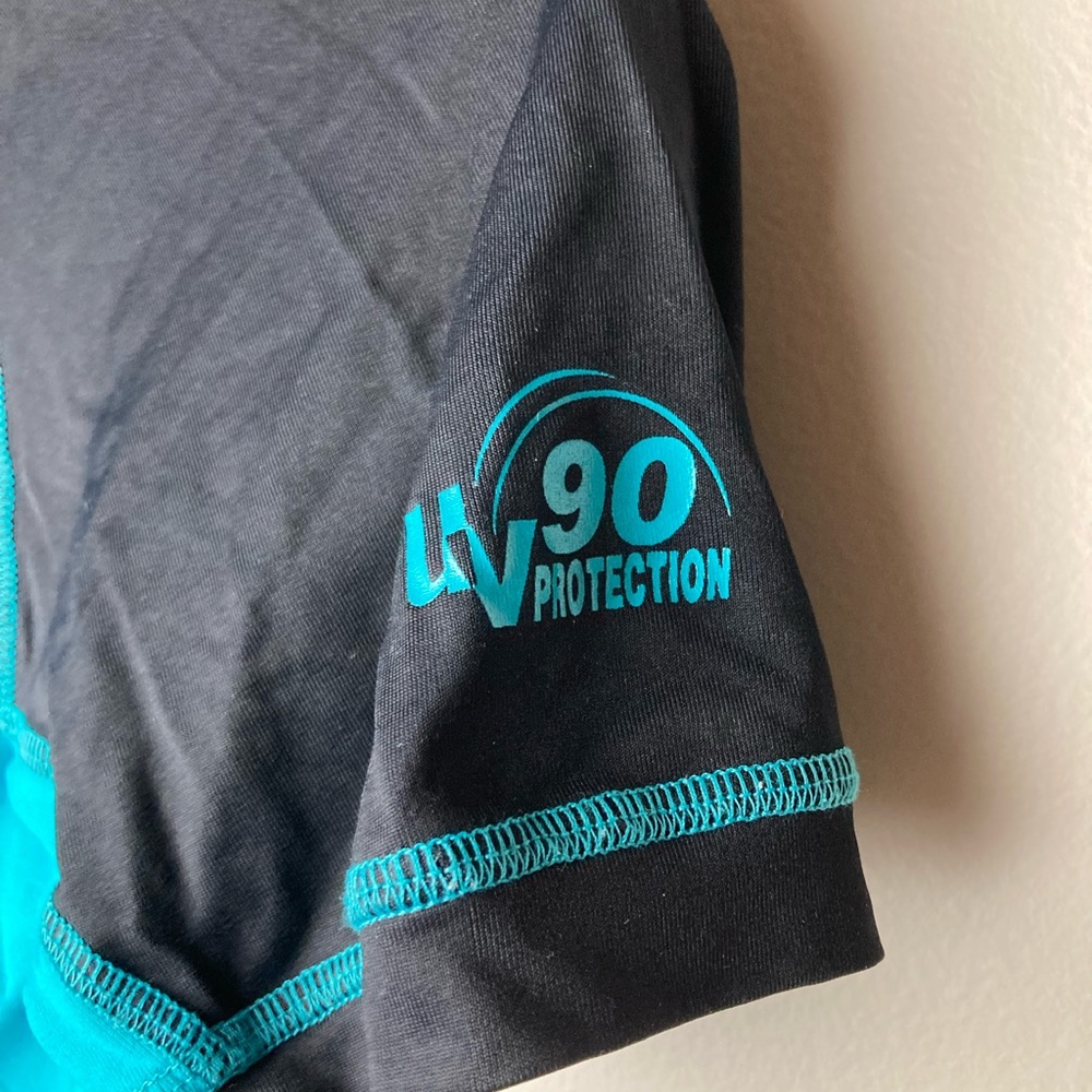 Rashguard - Picture 2 of 7